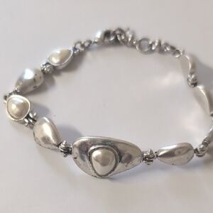 Elegant Silver and Pearl Bracelet